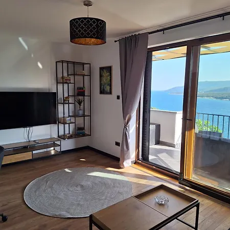 Apartment Mija With Free Parking In A Garage Rabac