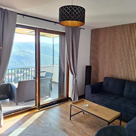 Mija With Free Parking In A Garage Apartman